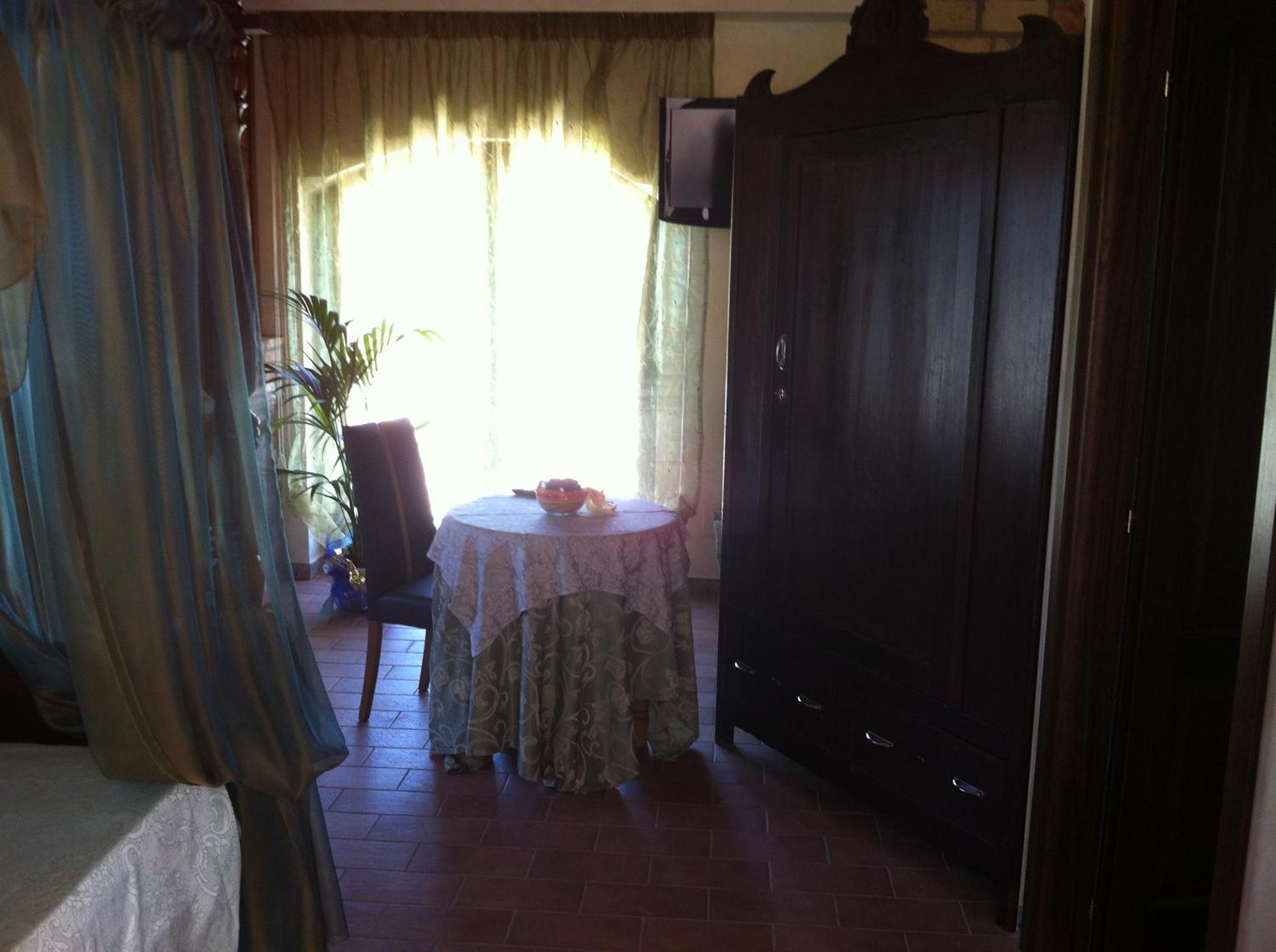 Hotel Il Feudo Dei Pierleoni Celano Rum bild