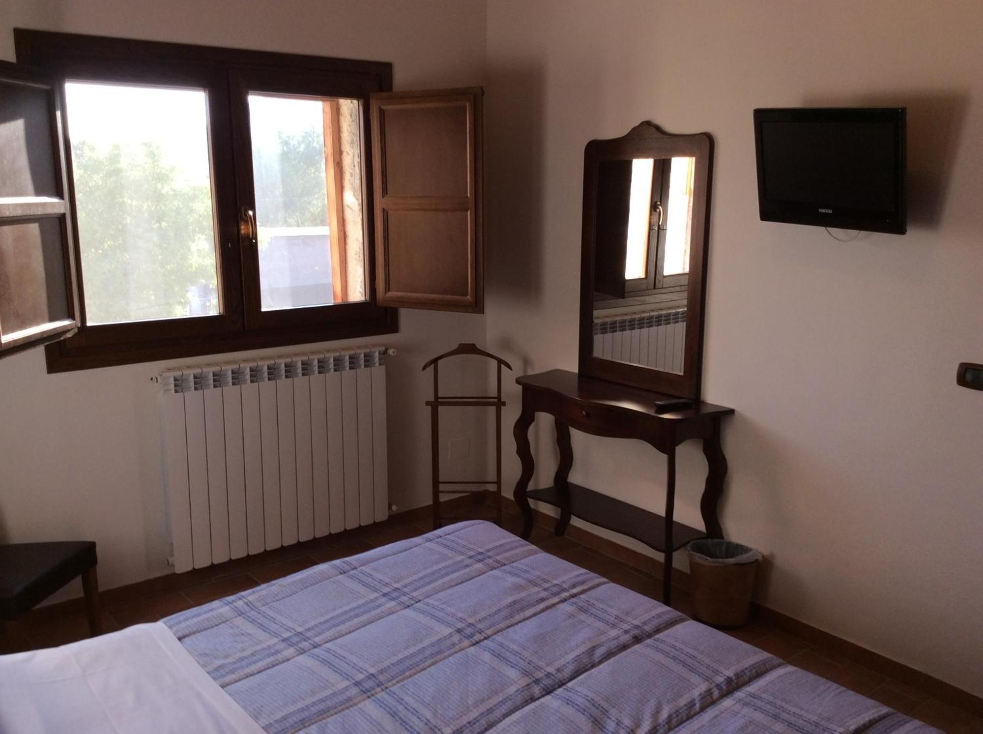 Hotel Il Feudo Dei Pierleoni Celano Rum bild