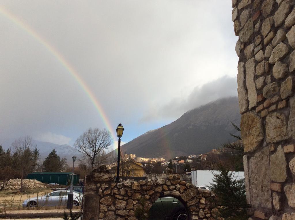 Hotel Il Feudo Dei Pierleoni Celano Exteriör bild