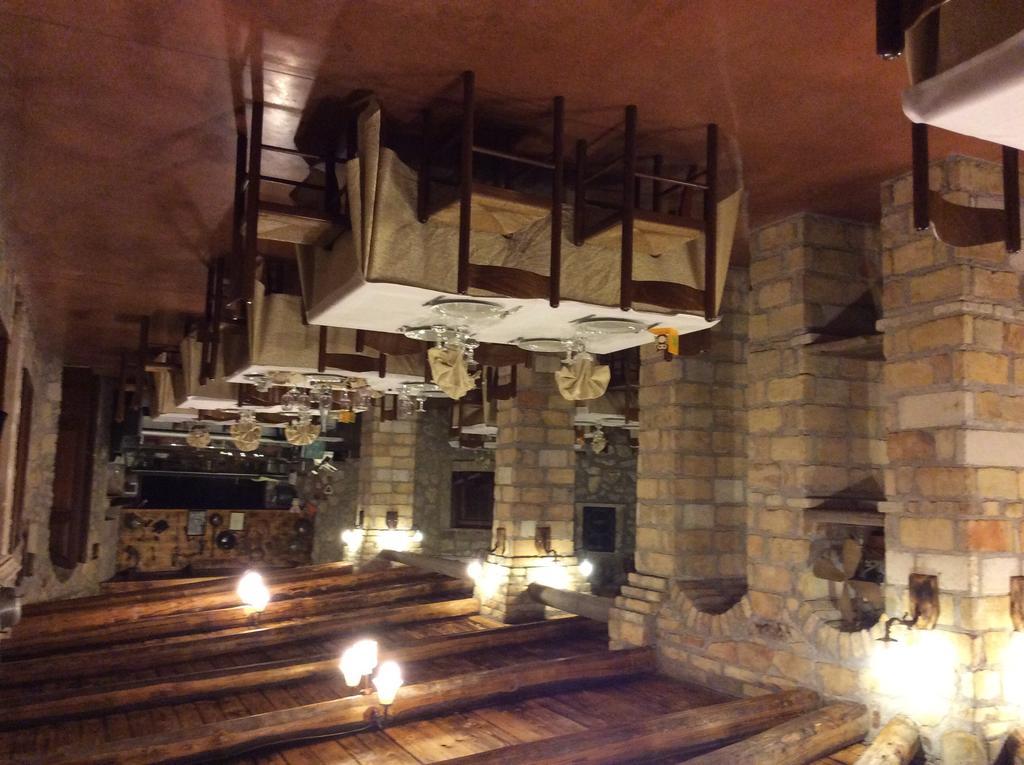 Hotel Il Feudo Dei Pierleoni Celano Exteriör bild