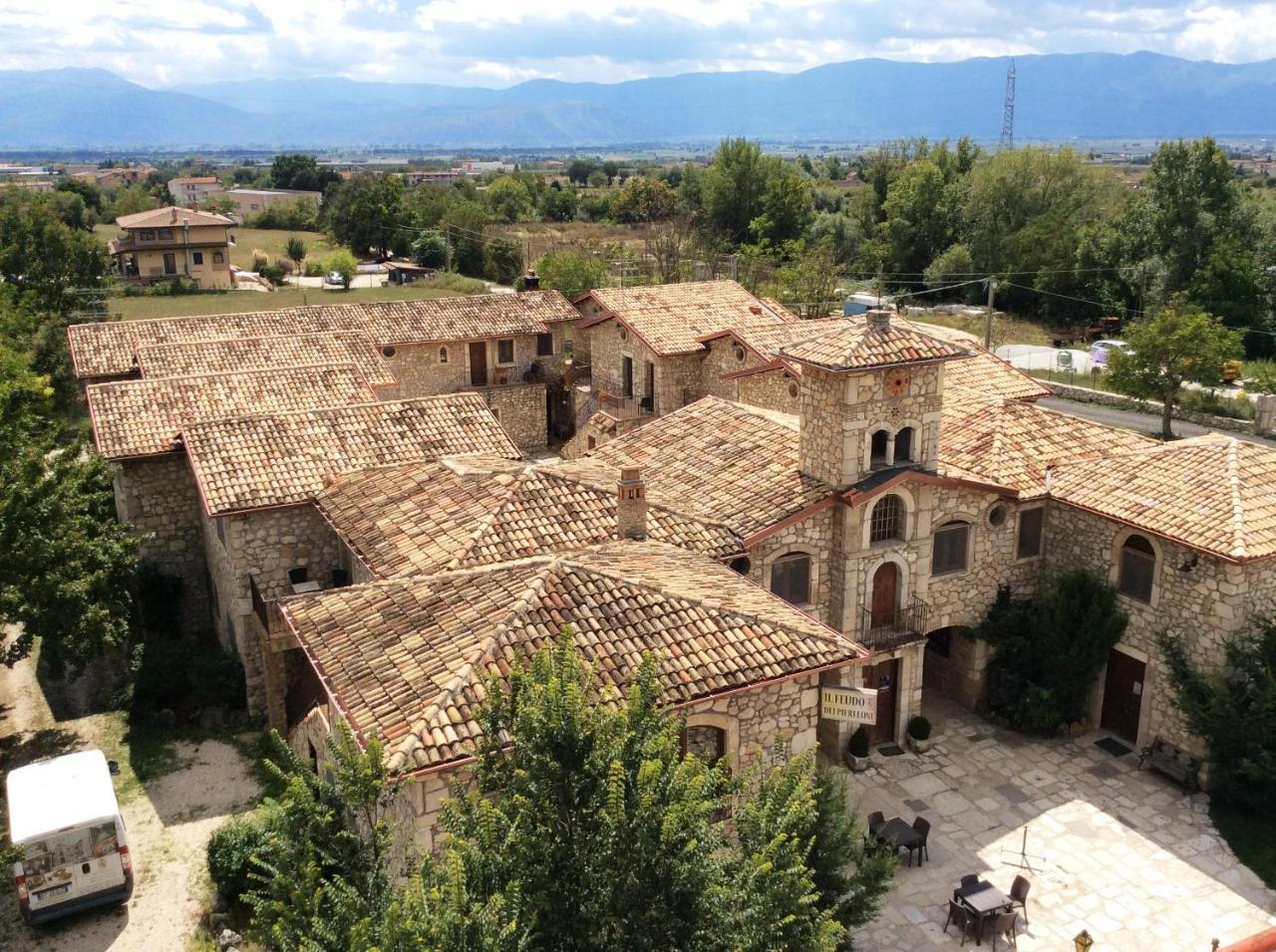 Hotel Il Feudo Dei Pierleoni Celano Exteriör bild